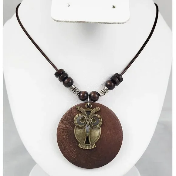 NWOT Wooden Pendant Necklace with Owl Leather Chain - Picture 1 of 2